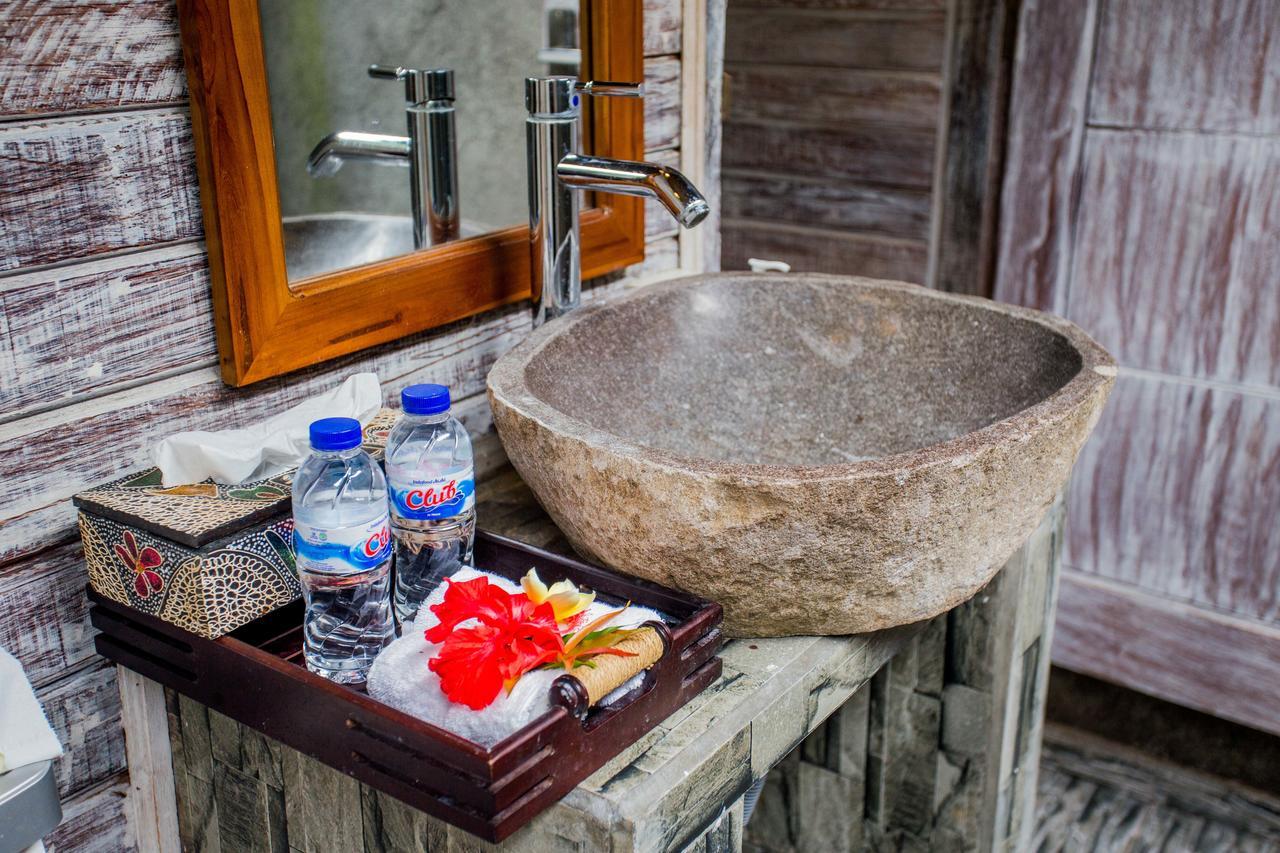The Syron Huts Lembongan Hotel Buitenkant foto