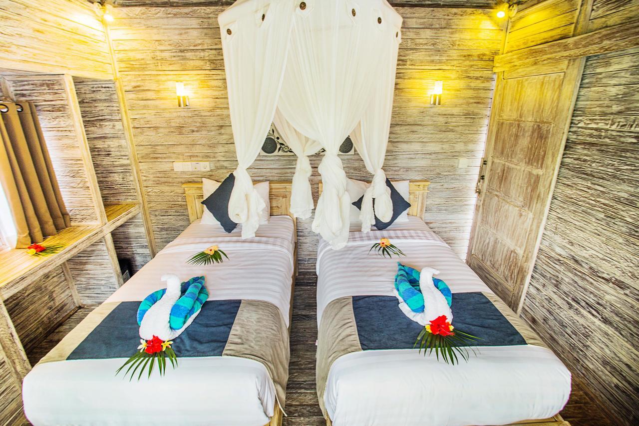 The Syron Huts Lembongan Hotel Buitenkant foto