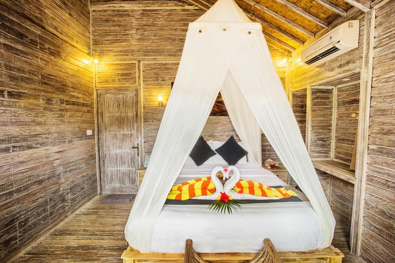 The Syron Huts Lembongan Hotel Buitenkant foto