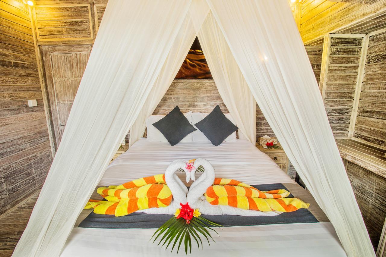 The Syron Huts Lembongan Hotel Buitenkant foto