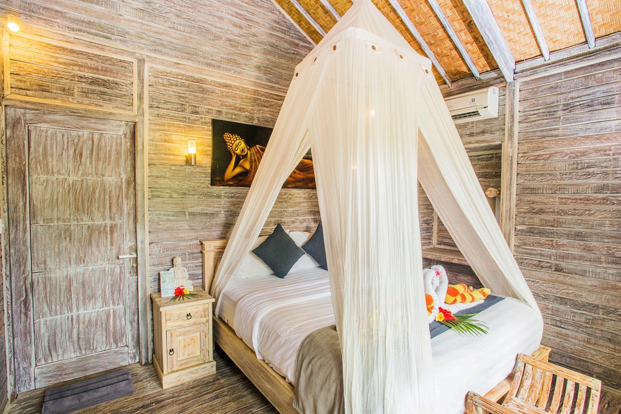 The Syron Huts Lembongan Hotel Buitenkant foto