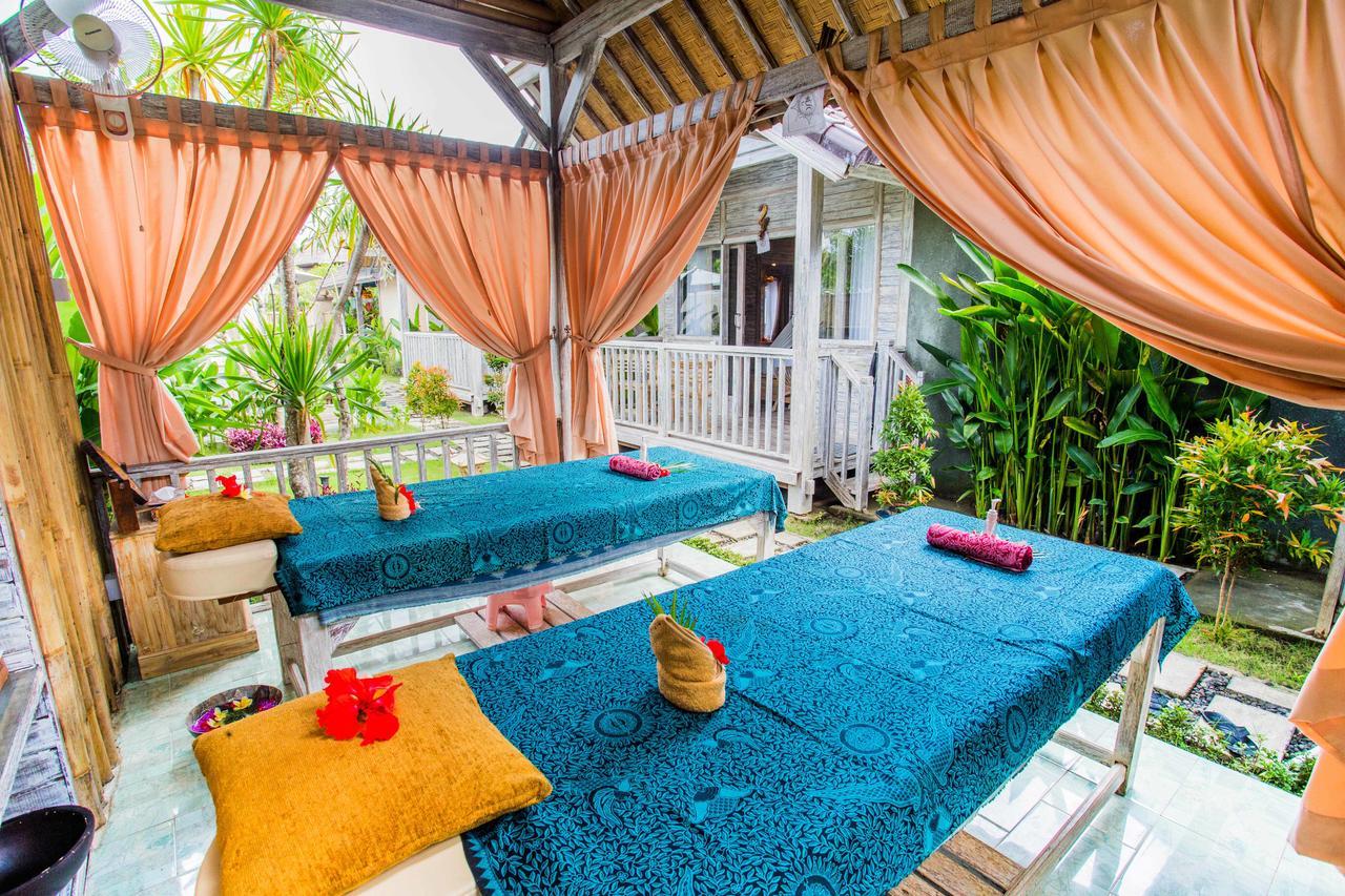 The Syron Huts Lembongan Hotel Buitenkant foto