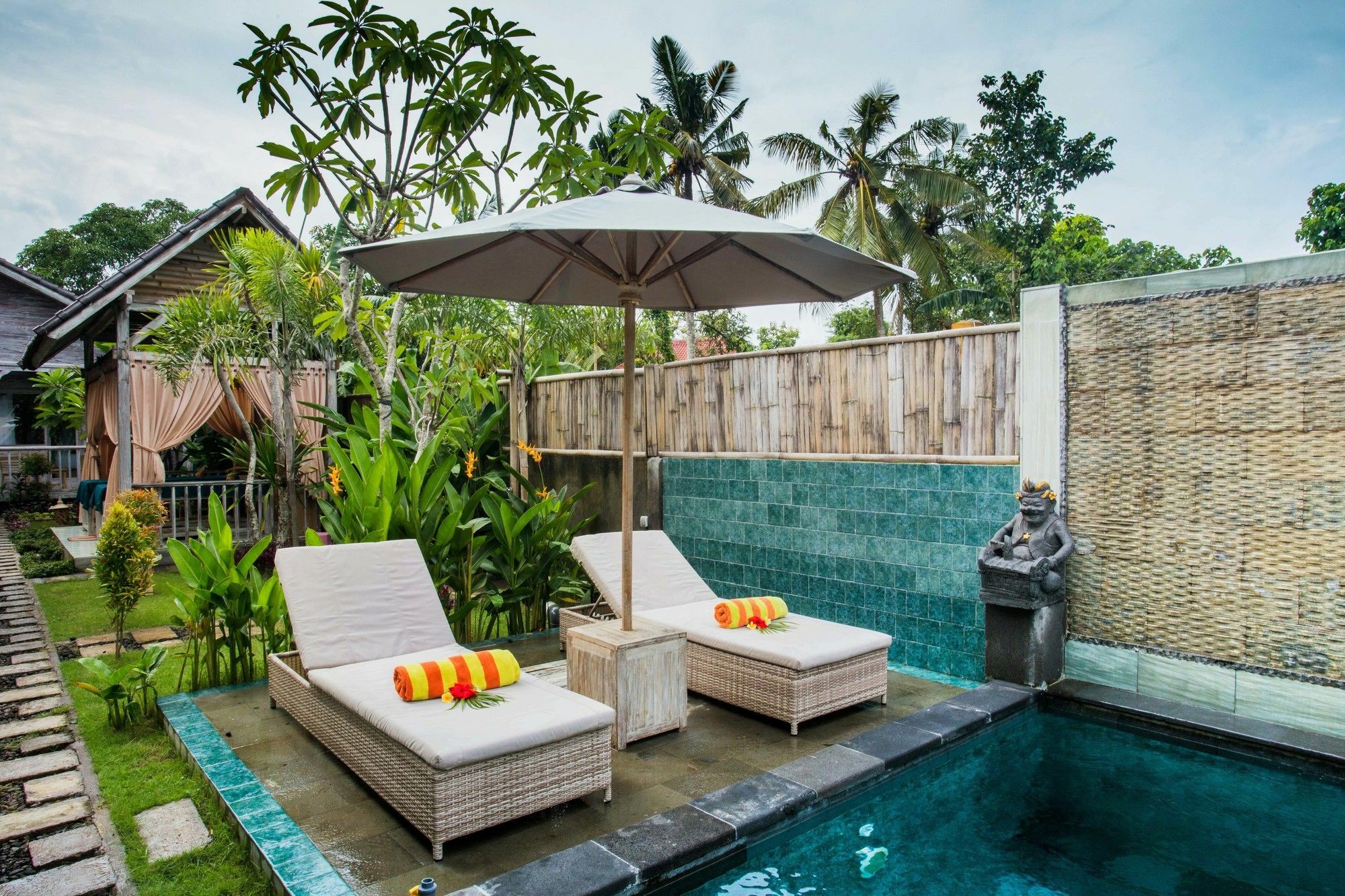 The Syron Huts Lembongan Hotel Buitenkant foto